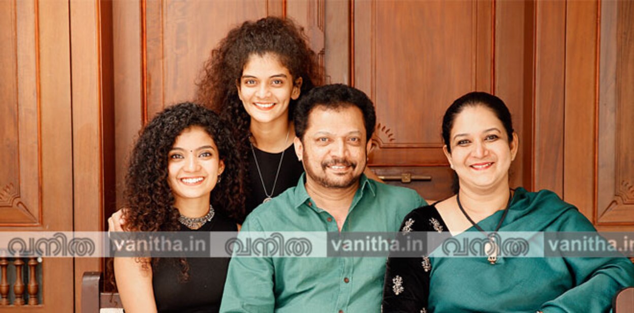 പപ്പയുടെ േമാളാണെന്ന െഎഡന്റിറ്റി ഞാനിപ്പോഴൊന്നും വെളിപ്പെടുത്തുന്നില്ല ...