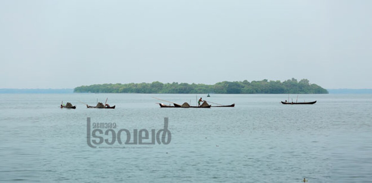 Pathiramanal-1