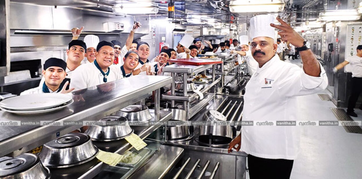 Bitta-and-Team-in-Kitchen-Westerdam