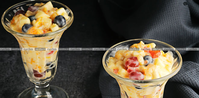 Fruit-salad-and-coconut-milk-pudding