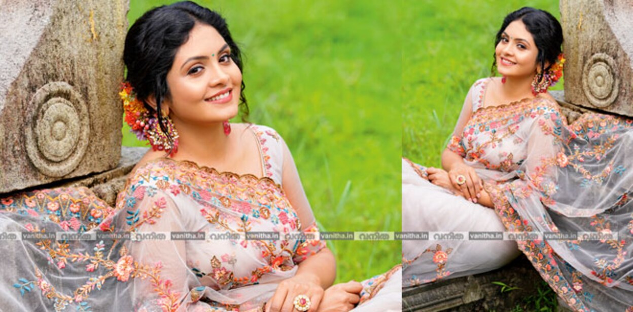 gayathriii7754557