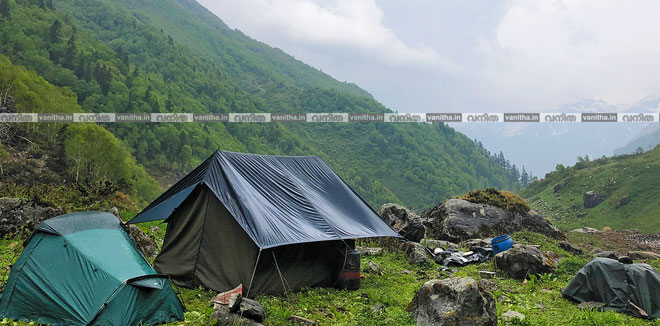 pahadi-mallu-anu-trekking-guide-himalaya-camp