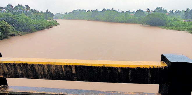 thrissur-heavy-rain-flooding-chalakudy-river