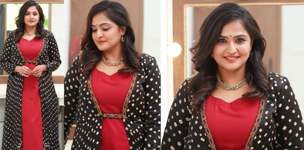 remya-red-and-black889