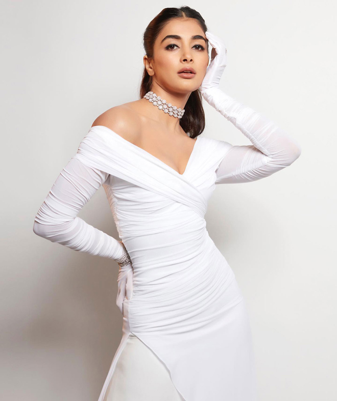 pooja-hegde-stunning-look-in-white-off-shoulder-floor-length-gown2