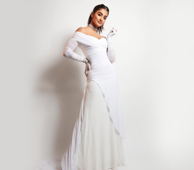 pooja-hegde-stunning-look-in-white-off-shoulder-floor-length-gown3