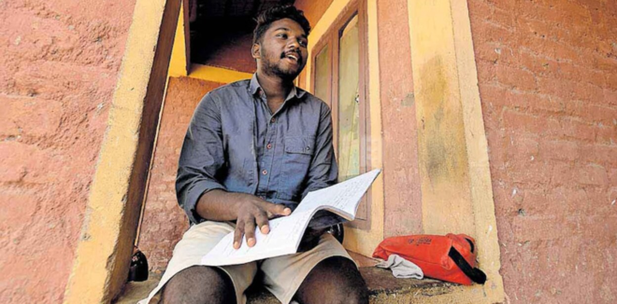 palakkad-attappadi-vishnu-preparing-for-llb-entrance-exam
