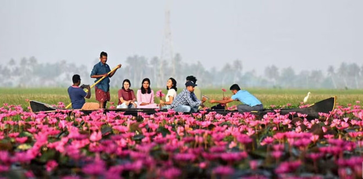 malarikal-red-water-lilly-ambal-tourism-cover