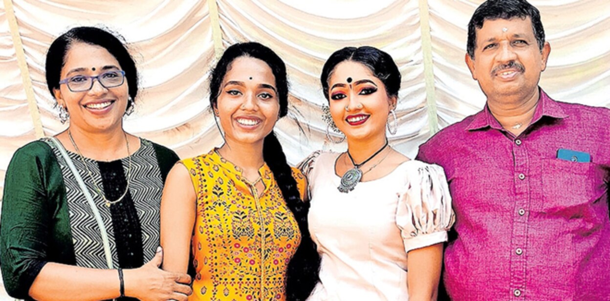 harsha-with-he-family