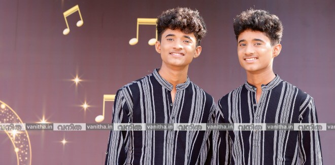 ‘നിങ്ങൾക്ക് പെൺപിള്ളേർ ഗിഫ്റ്റ് വല്ലതും തരുന്നുണ്ടോടാ?’: അമ്മയുടെ ചോദ്യം, അതിന് ഞെട്ടിച്ച് കെവിന്റെ മറുപടി