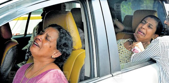 ‘അമ്മേ എനിക്ക് ഒന്നും കാണാൻ പറ്റുന്നില്ല... മുറുകെപ്പിടിക്ക്... ’: ചങ്കിൽ തറഞ്ഞ് ആ പൊന്നുമോളുടെ അവസാനവാക്കുകൾ: തീരാനോവ്