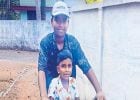 മുങ്ങിത്താഴ്ന്ന അനുജനെ തോളിൽക്കയറ്റി ഇരുത്തി ജീവൻ കാത്തു: ‘വെള്ളത്തിലെ സാഹസം’ രണ്ടാഴ്ചയിലേറെ രഹസ്യമാക്കി വച്ച് സഹോദരന്മാര്‍, ഒടുവില്‍ കയ്യടി..  