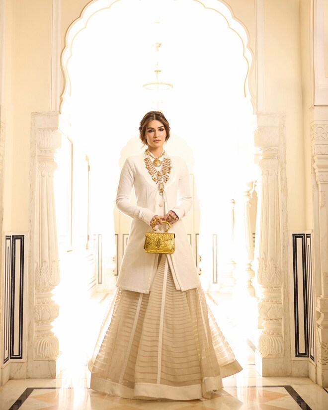 kriti3 kriti3