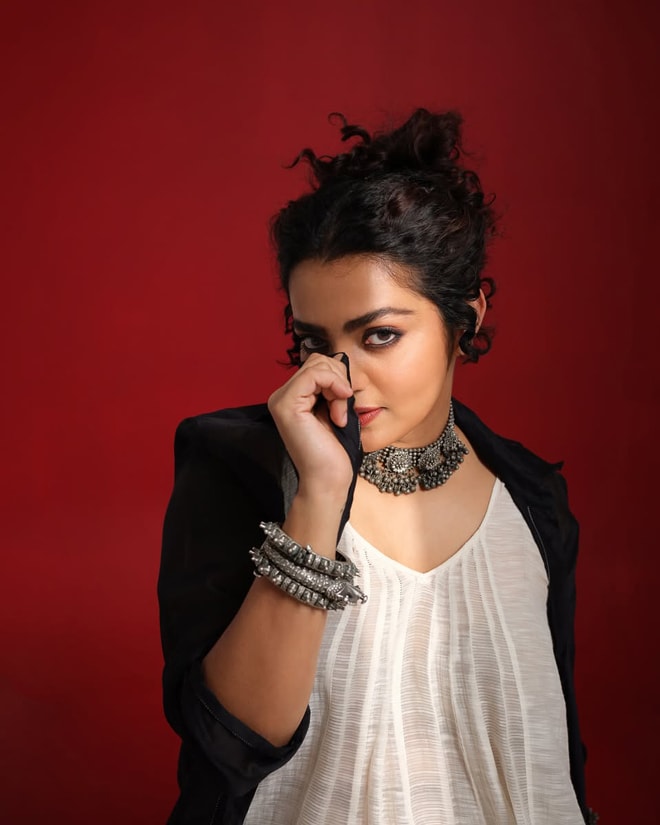 parvathy-outfit parvathy-outfit