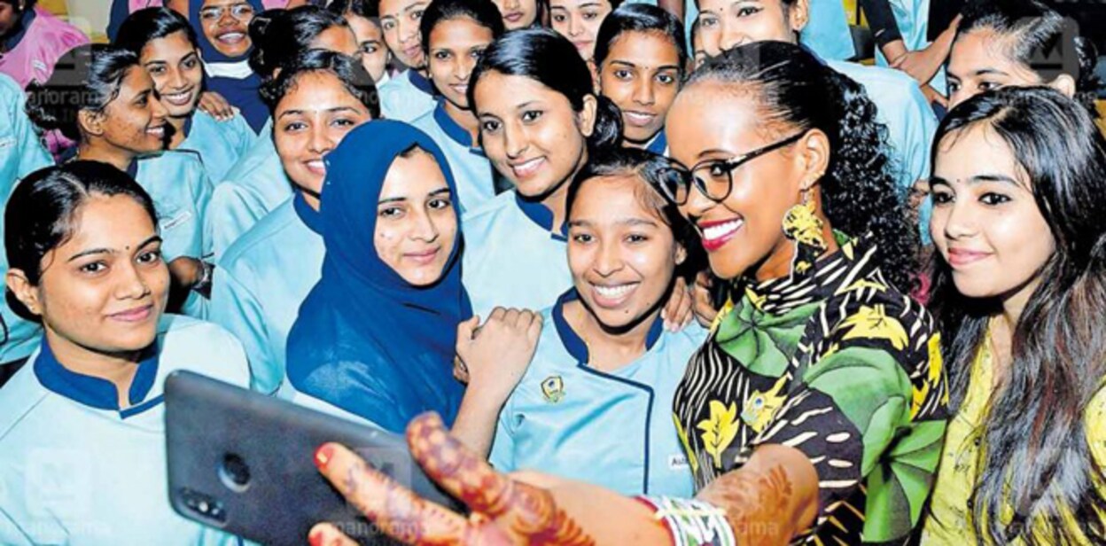 kozhikode-nursing-award-winner-anna-kabala-duba-visited-aster-mims-hospital-image-845-440
