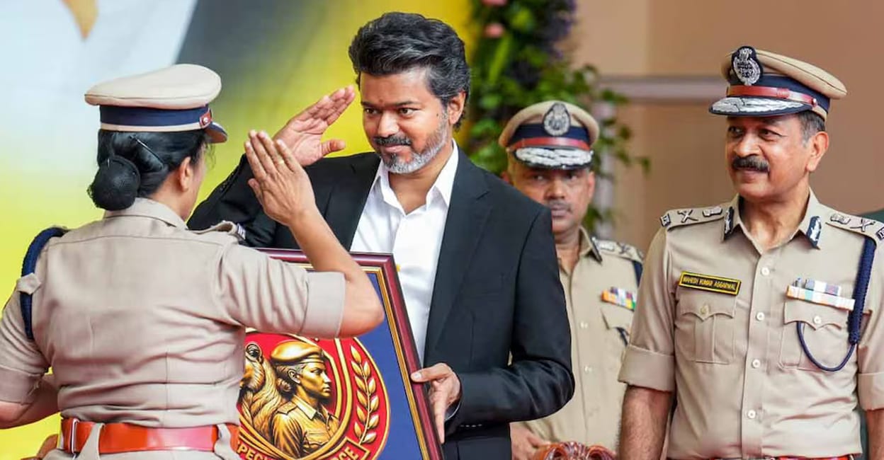 singappen-task-force-vijay