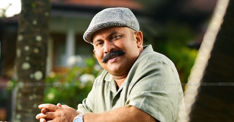 ‘എംബിഎ ഇല്ലാത്തതു കൊണ്ട് മാസശമ്പളം 20,000 രൂപ‌; എന്നെ ടാക്സ് പേയറാക്കിയത് വിനീത്’: അജു വർഗീസ്