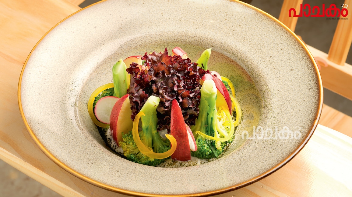 BROCOLLIAPPLESALAD
