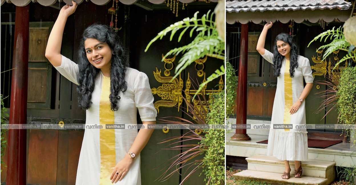 stitchingonamfrockvanithamalayalam മോഡൽ: പ്രീതി ജിനോ, ഫോട്ടോ: ശ്രീകാന്ത് കളരിക്കൽ, ലൊക്കേഷൻ: കളമ്പുകാട്ട് തറവാട്, മാന്നാനം, കോട്ടയം