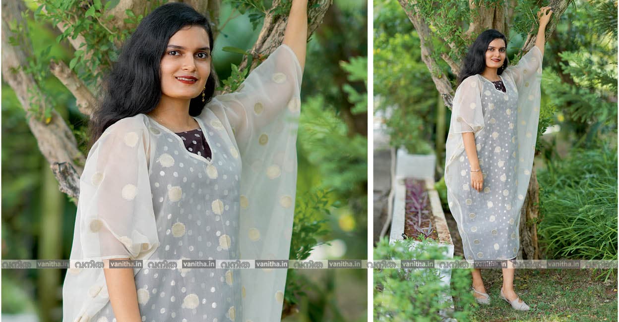 stitchingtwopiecedressvanithafashion
