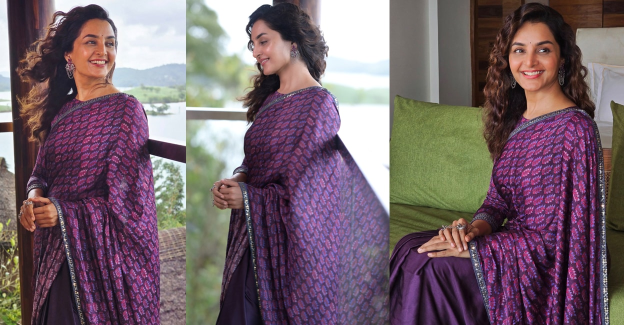 manju-warrier-purple-saree