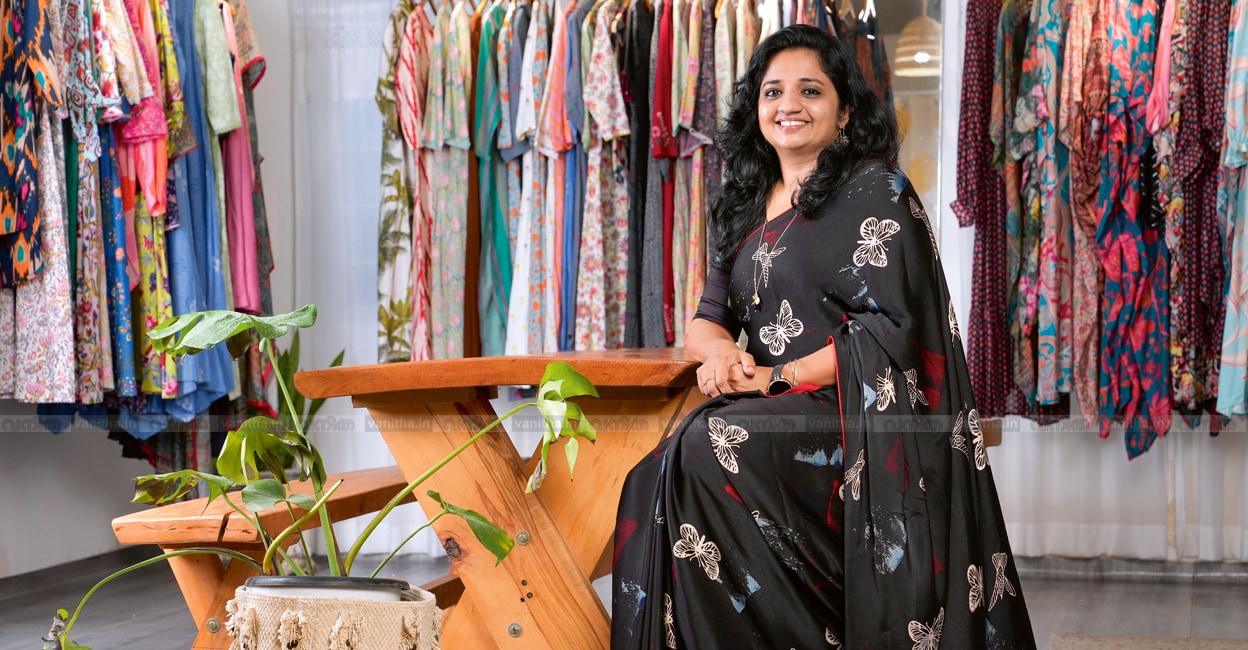 sameera-saneesh-saree-story