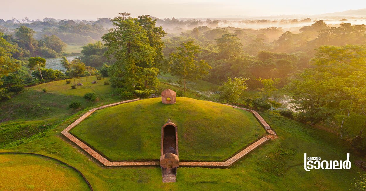 Ahom1