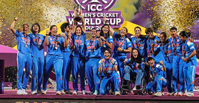 കണ്ണഞ്ചിപ്പിക്കും വജ്രാഭരണങ്ങൾ, കൂടെയൊരു സർപ്രൈസും: കപ്പടിച്ചതിന് പിന്നാലെ ഇന്ത്യൻ വനിതകൾക്ക് സമ്മാനപ്പെരുമഴ