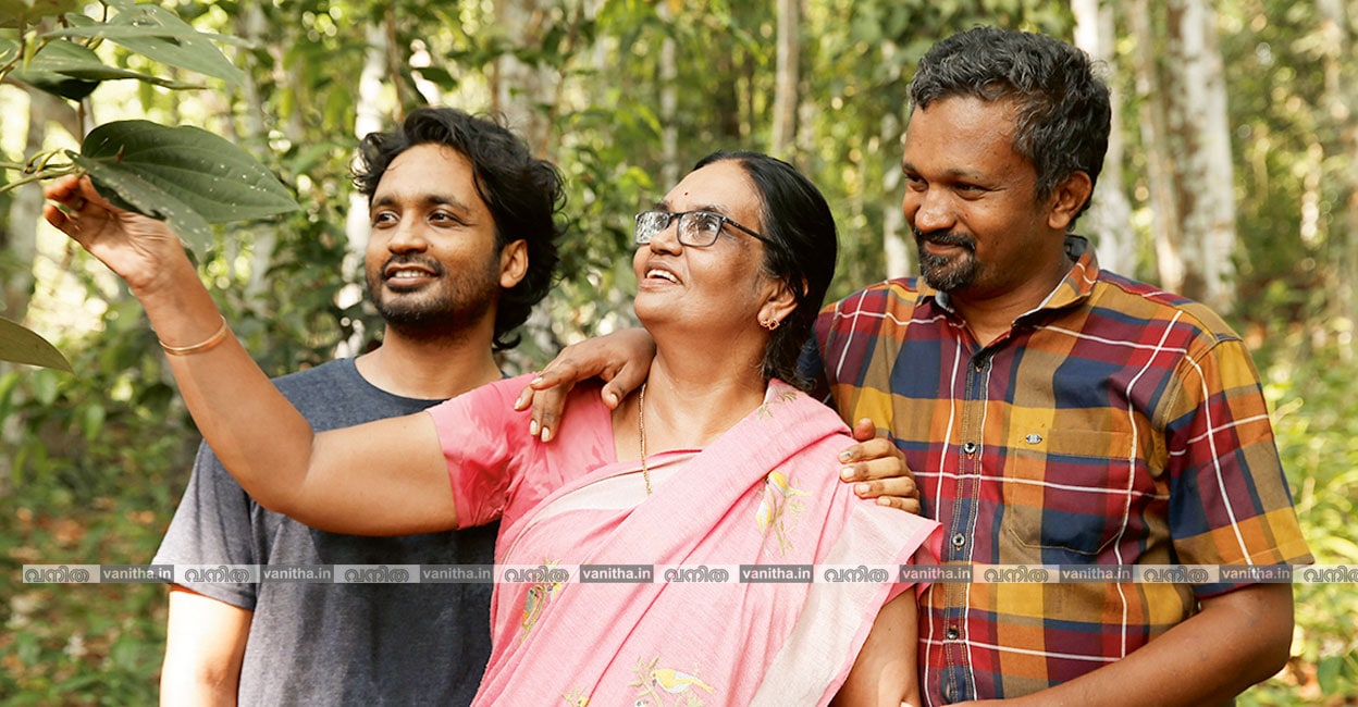 വൈശാഖും ജയശ്രീയും വിഷ്ണുവും അവരുടെ കാടിനുള്ളിൽ 