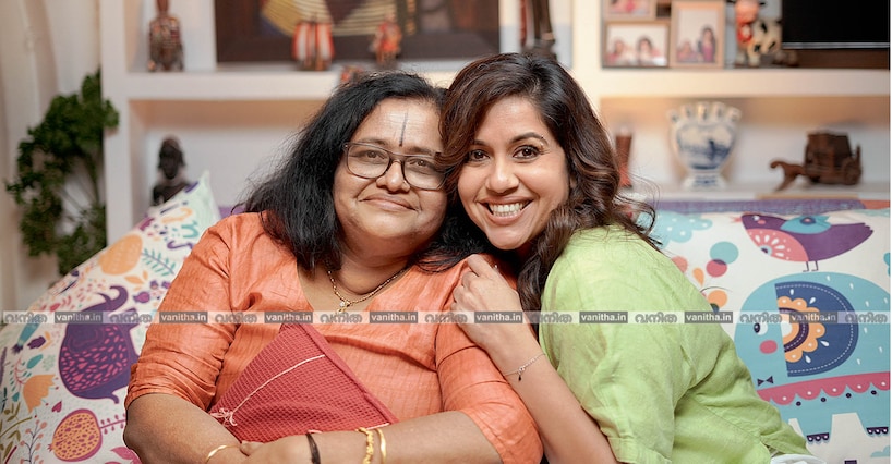 ‘പണ്ടുള്ള സ്ത്രീകൾക്ക് ഇതൊന്നുമില്ലായിരുന്നല്ലോ’ എന്നാണ് ചിലരുടെ ചോദ്യം; അവർക്കുള്ള മറുപടി 65 വയസ്സുള്ള എന്റെ അമ്മ പറയും’ രഞ്ജിനി ഹരിദാസ്